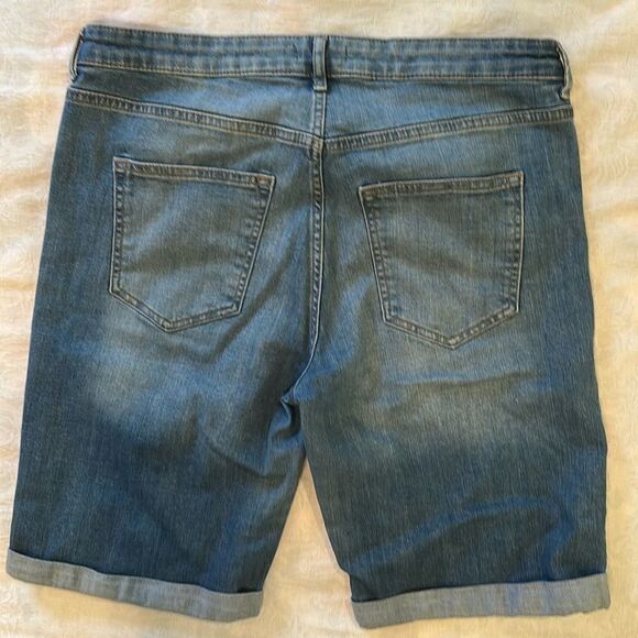 H&M Blue Denim Jeans Shorts Factory Faded Size 14 Rolled Cuff Stretch - Picture 5 of 8